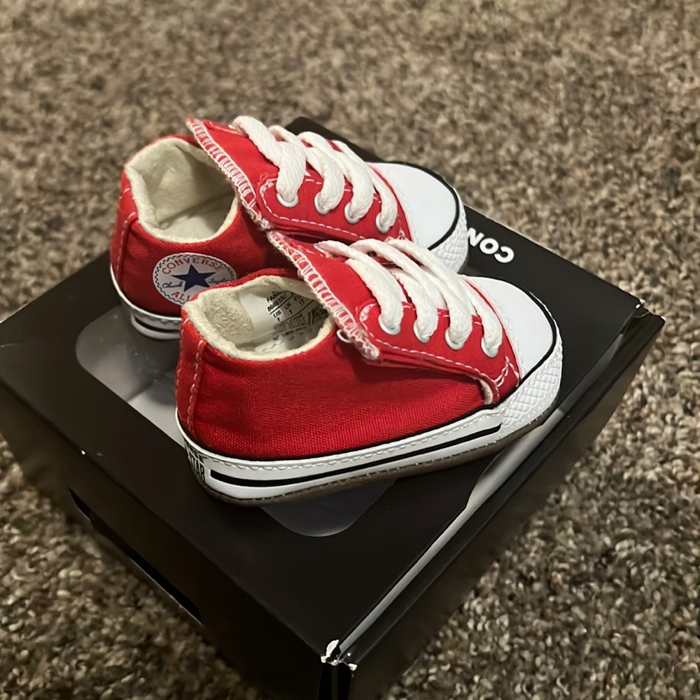 Converse Chuck Taylor red